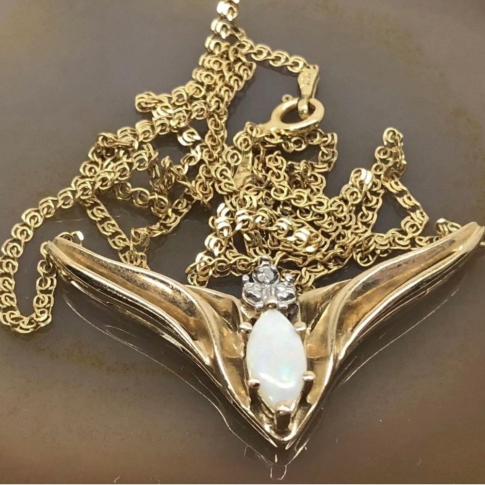 10K Gold Opalite & Diamond Pendant Necklace 17”